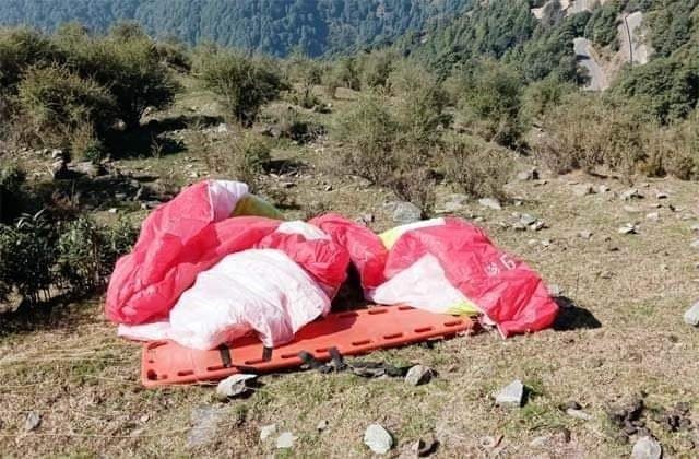 Female tourist killed while paragliding in Himachal’s Kullu district