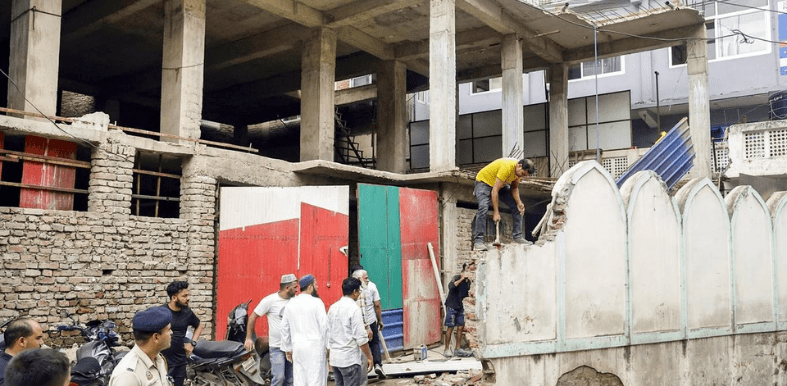 From 45 sq m, see how much Mandi mosque expanded illegally; claims on temple ruins below add to more tension