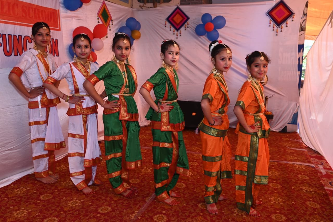 Vedanta Public School celebrates 10th annual function with enthusiasm