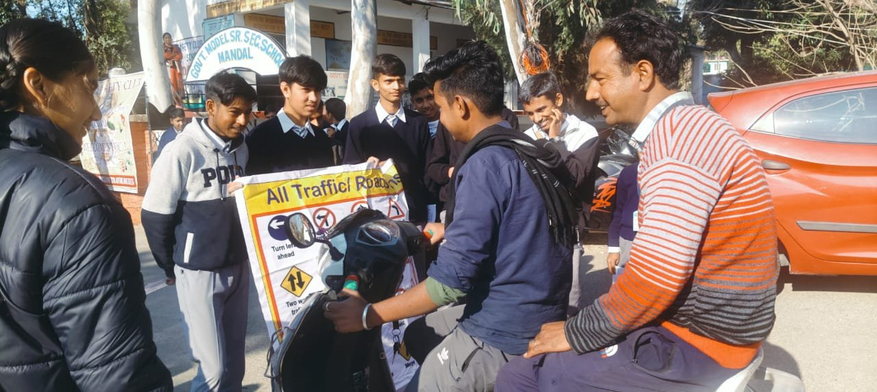 Government Senior Secondary School-Mandal holds events to highlight road safety rules