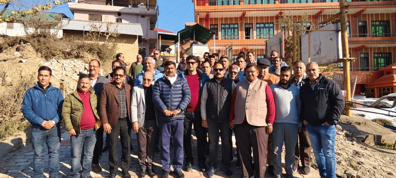 Political irony in Himachal as senior Congress leader from Mandi leads protest against own party govt