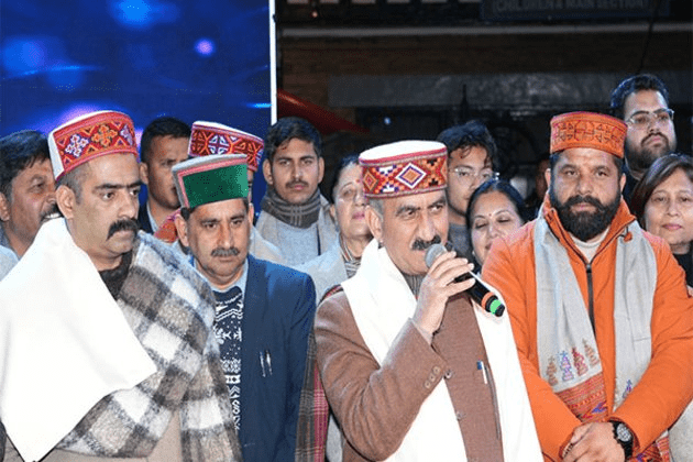 ‘Jea Yan Maa Yan’: Himachal CM Sukhu pours his heart out with this emotional song at Manali Winter Carnival