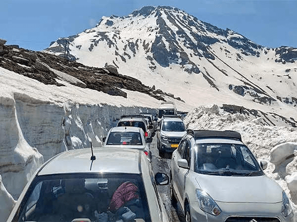 Himachal weather: Cold wave intensifies across state after fresh snow; 145 roads blocked in Kullu, Lahaul districts