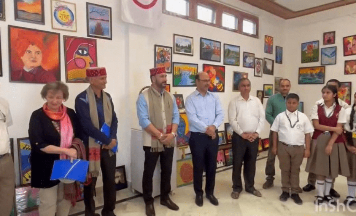 Green Field Senior Secondary School-Nagrota Bagwan hosts ‘Kalakriti’ exhibition for its 16 student artists