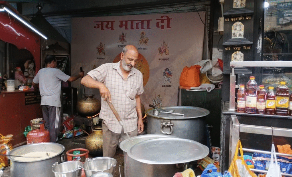 Palampur Shani Seva Sadan organises community meal 2 q1
