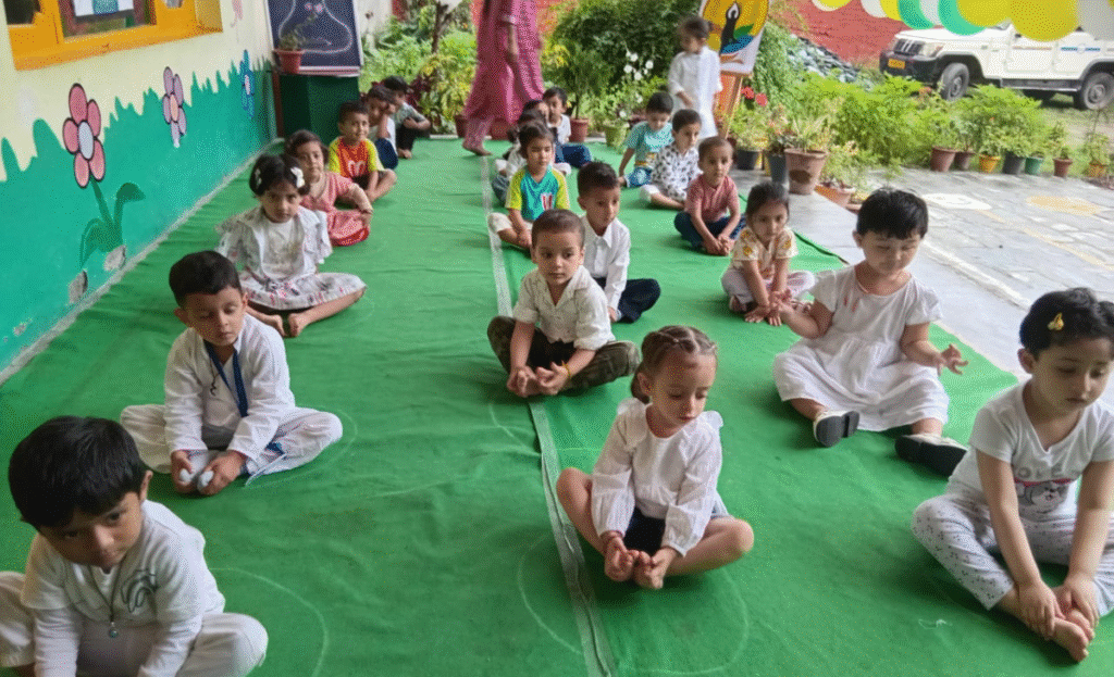 Tiny Tots of EuroKids Preschool in Dharamshala streches to wellness 3 a2 13
