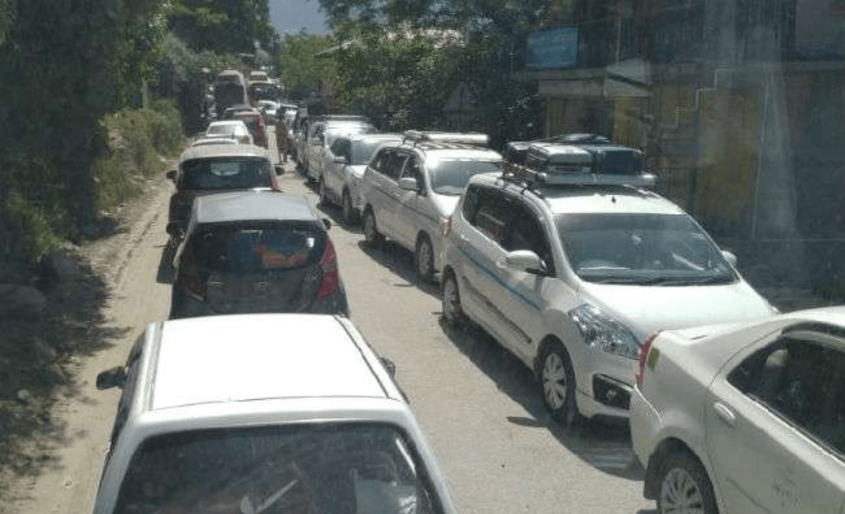 TNR Impact: Palampur SDM orders diversion of heavy vehicles from dangerous point on bypass road