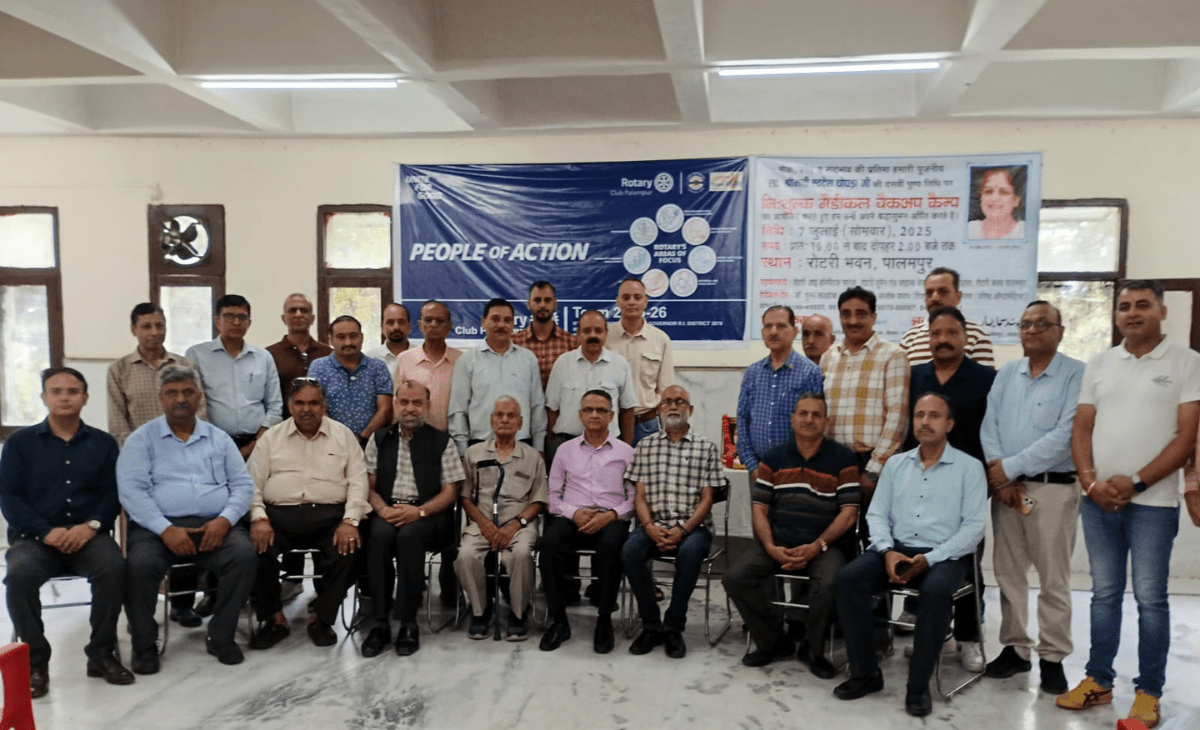 Free medical camp held in Palampur to mark 10th death anniversary of Swadesh Chopra