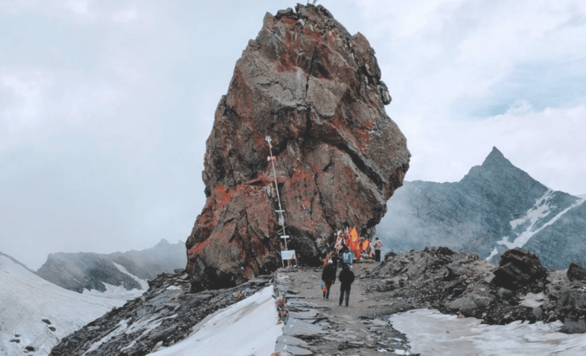 Chandigarh man *dies during Himachal Shrikhand Mahadev Yatra, family alleges porters demanded Rs 65,000 to bring down body, snatched phone