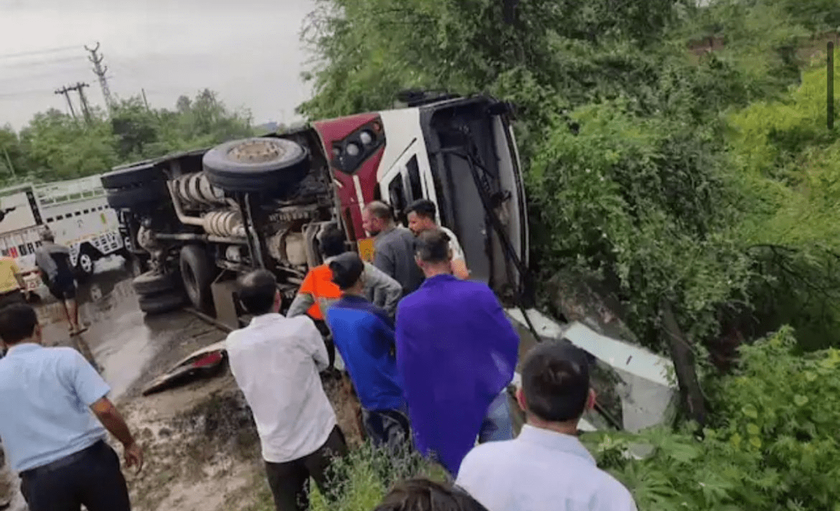 Over 44 injured as HRTC bus overturns in Himachal’s Solan district amid heavy rain