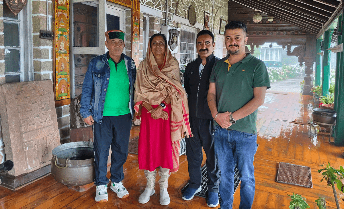 Former AAP Leader Manish Sareen Joins Congress in Dalhousie, Meets Senior Party Leaders