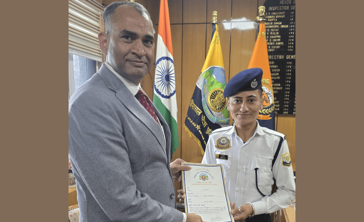 Lady Constable Nitika Commended for Road Safety Initiative in Shimla
