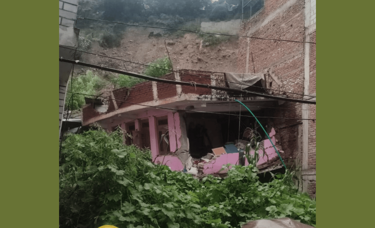 Fresh landslide hits Kullu’s Inner Akhara Bazaar, several feared trapped as 3 buildings collapse