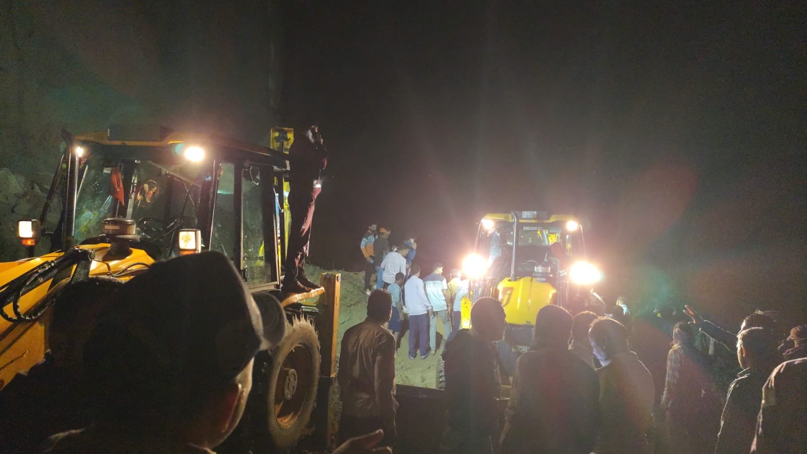 Heartbreaking scene from the bus accident in Bilaspur, Himachal today, where a massive landslide buried a bus and claimed 18 lives.
