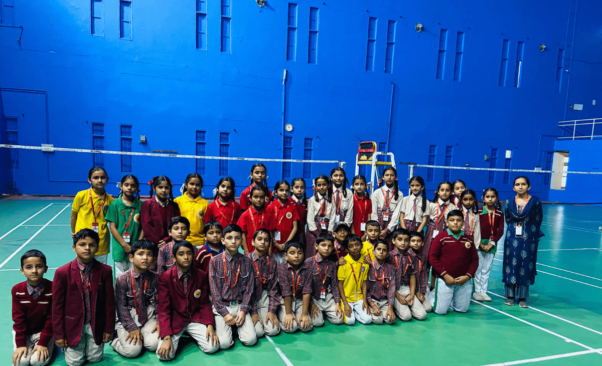 DAV Public School-Gohju students visit Dharamshala International Stadium on educational tour
