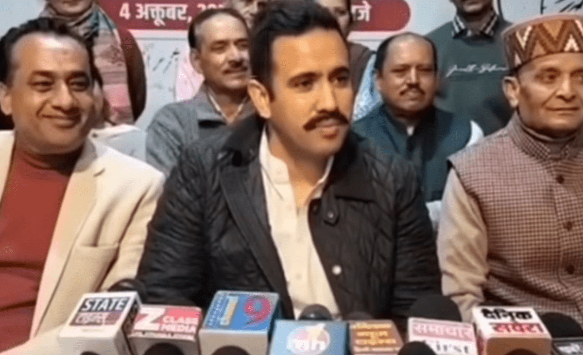 Himachal minister Vikramaditya cites ‘BJP infighting’ to counter Jai Ram’s attack on poor roads