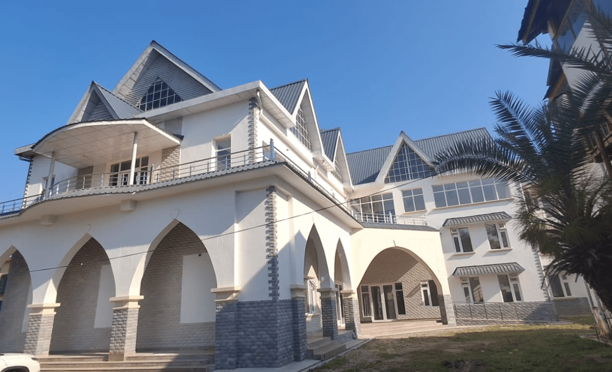 Dues not cleared, Himachal contractor locks Rs 3.73-crore Sundernagar Rest House building