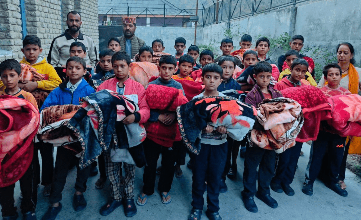 Blanket Distribution Drive by MLA Dr. Janak Raj at Mahla Child Care Institution