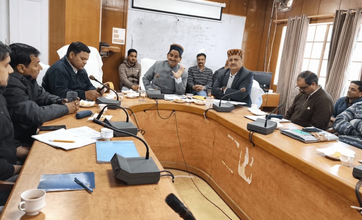 Deputy Chief Whip Kewal Singh Pathania chairs review meeting in Bharmour