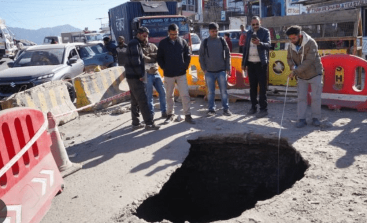 GSI report blames four-lane tunnelling, another factor for Shimla road cave-in that almost k*illed schoolgirl