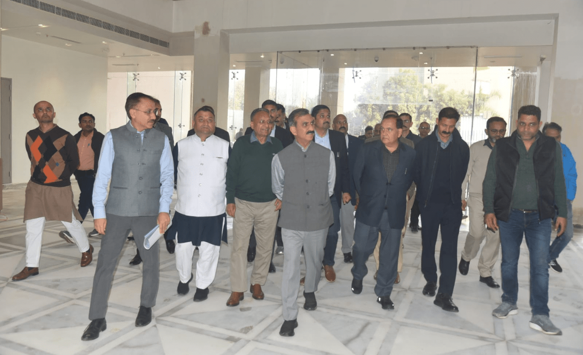 CM inspects construction of Himachal Niketan at Dwarka, directs completion within six months