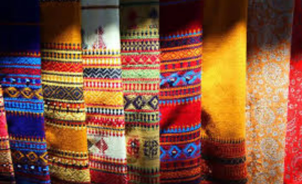 Himachal sets Guinness World Record with largest handmade shawl display at single venue