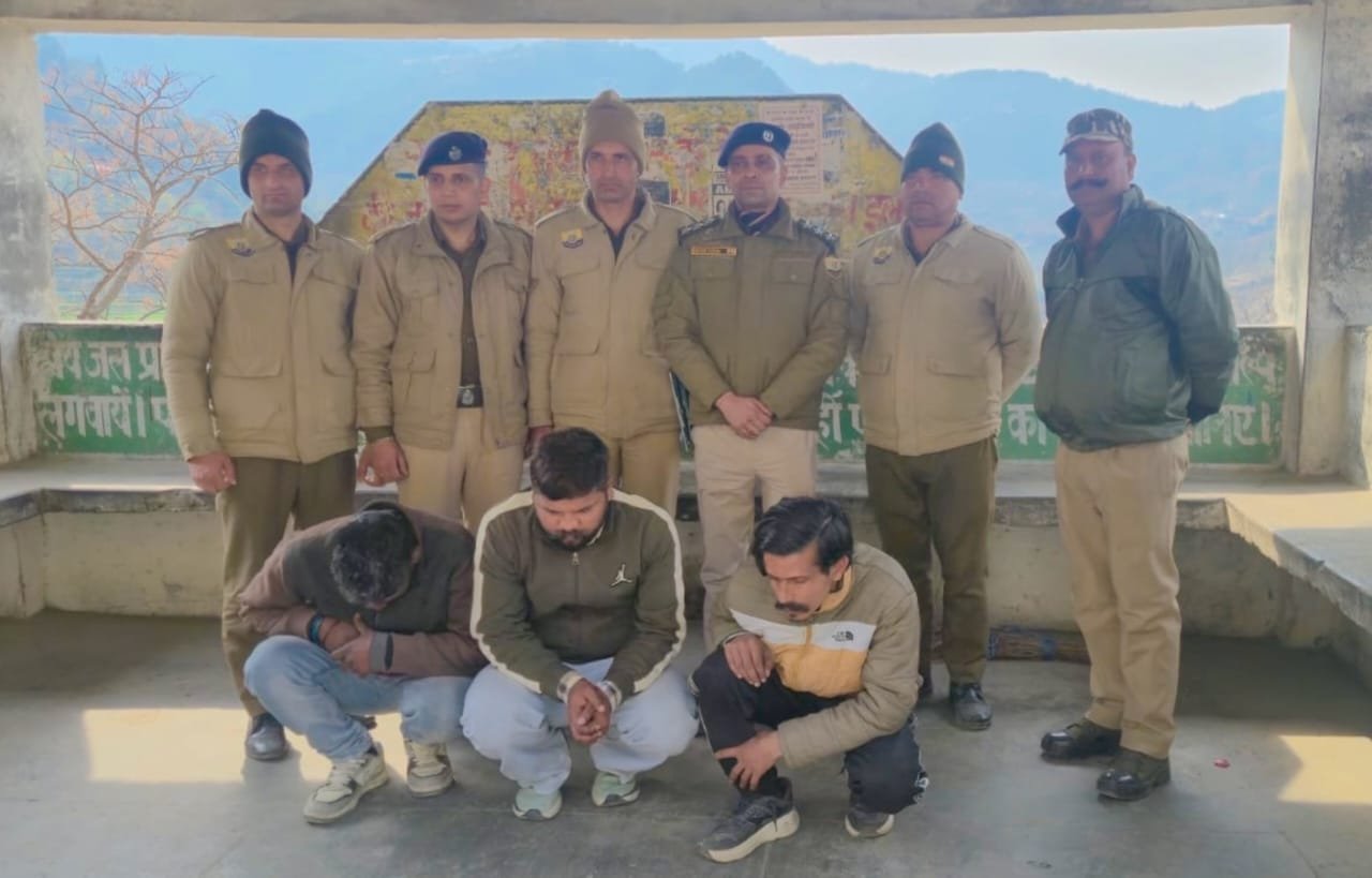 Illegal drugs (charas) seized in Dalhousie, three arrested