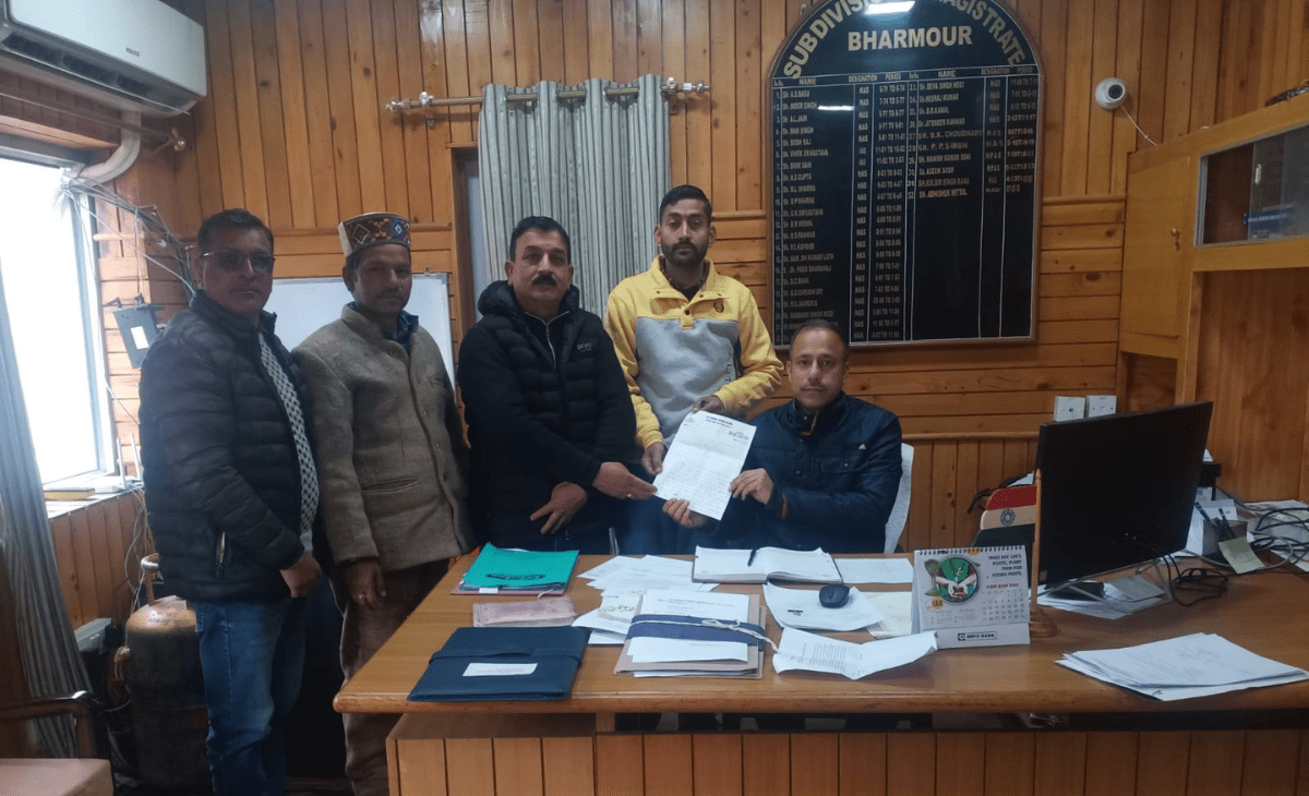 Chaurasi Vyapar Mandal Submits Memorandum to Bharmour Administration for Smooth Arrangements Ahead of Maha Shivratri