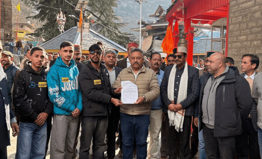 ABVP Unit Bharmour Submits Memorandum to Education Minister Against Merger of Girls’ School