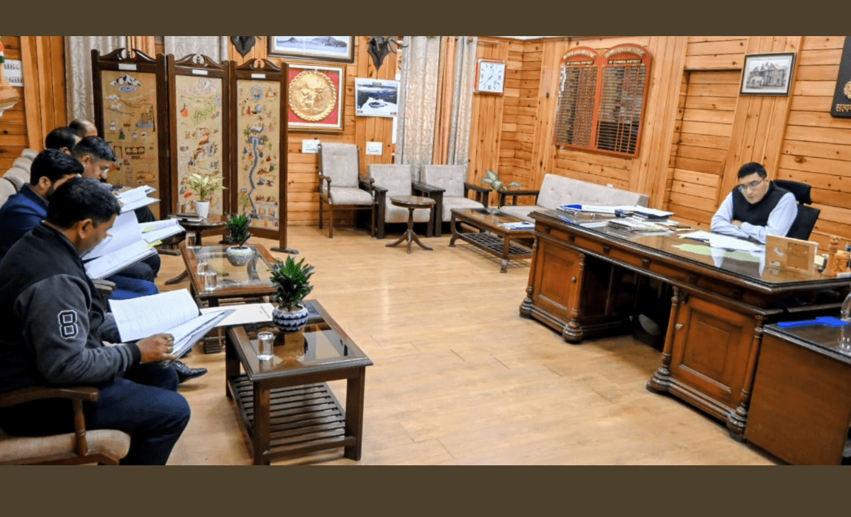 Smooth Supply of Commercial LPG Cylinders in Chamba: Deputy Commissioner Mukesh Repaswal