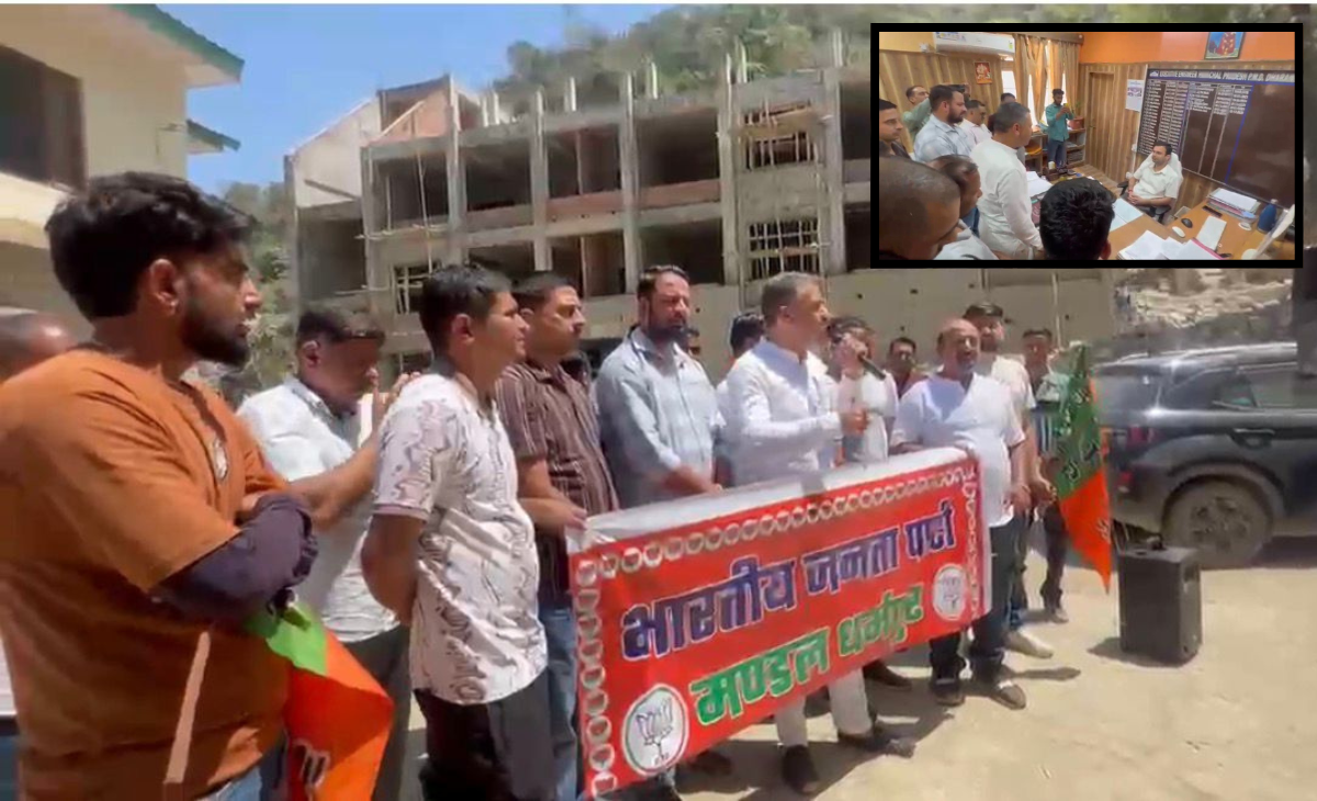 Road Cave-In Sparks Protest in Dharampur; BJP Leader Rajat Thakur Confronts PWD Officials