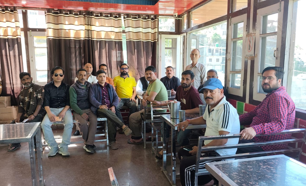 Meeting of Dhaba, Sweet Shop, Fast Food & Tea Stall Traders Held in Bharmour