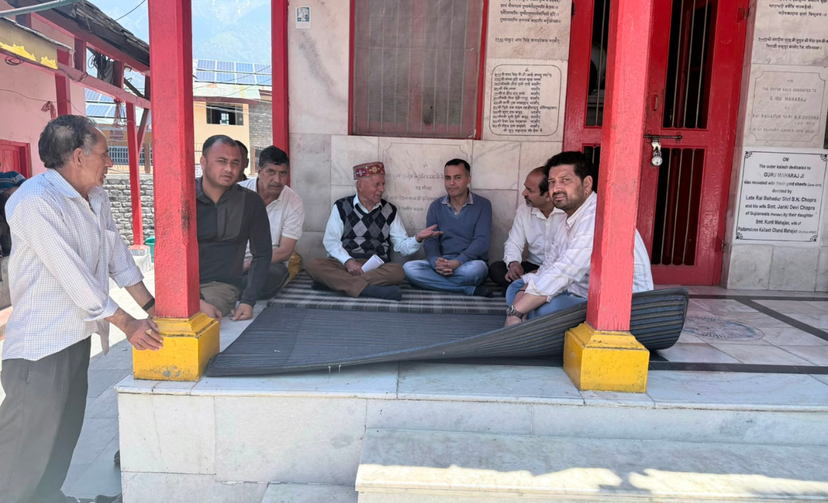 Sterilization and Anti-Rabies Vaccination Drive for Stray Dogs Soon in Bharmaur, Key Meeting Held at Chaurasi Temple Complex
