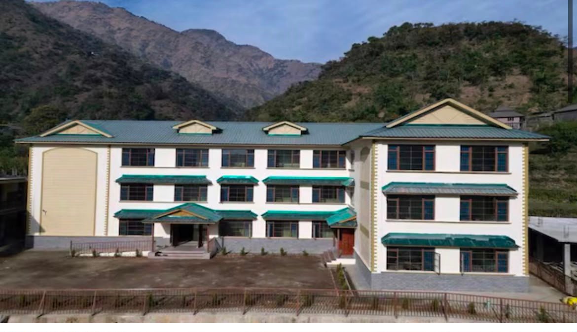 Politics Over Children? Himachal High Court Pulls Up Sukhu Government as New Deori School Building Remains Locked
