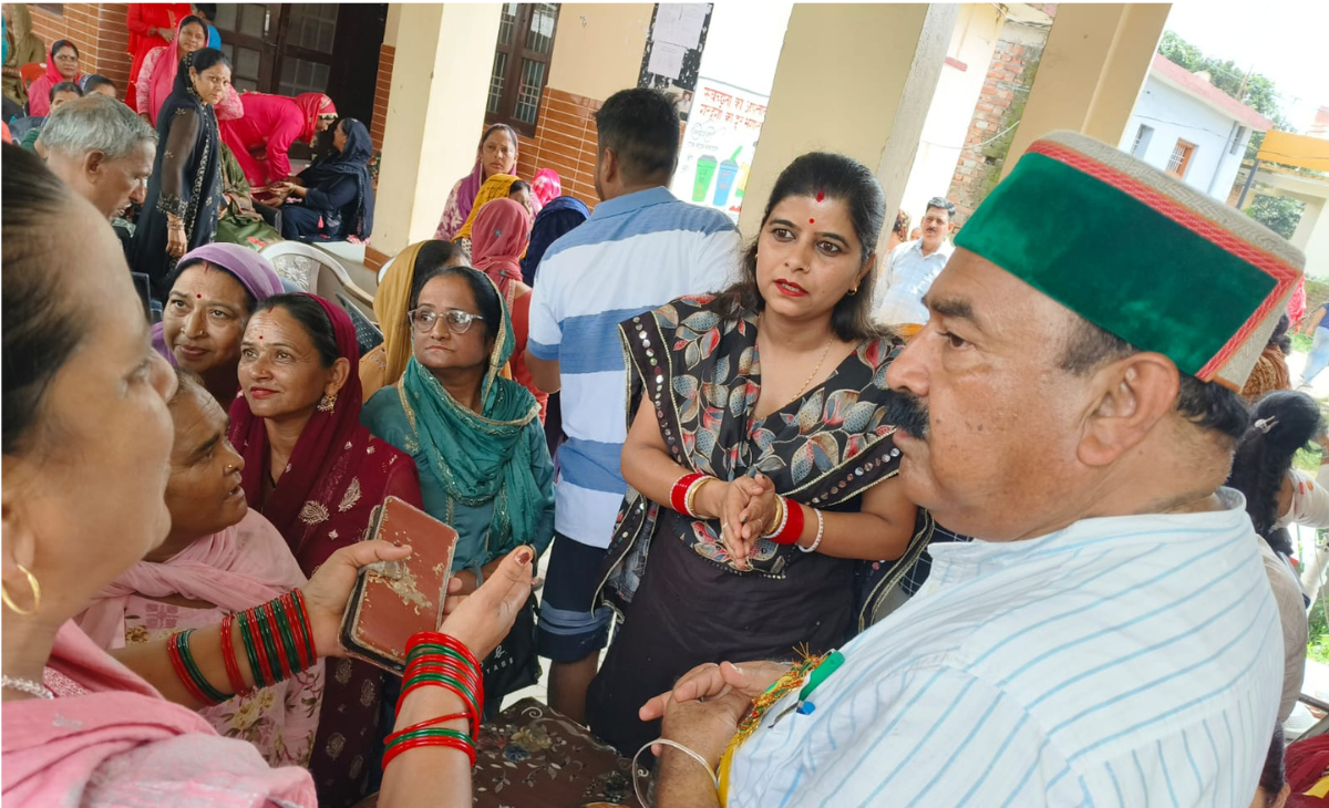 Nishu Mongra Listens to Villagers’ Concerns, Promises Hand Pump and Cremation Road by September