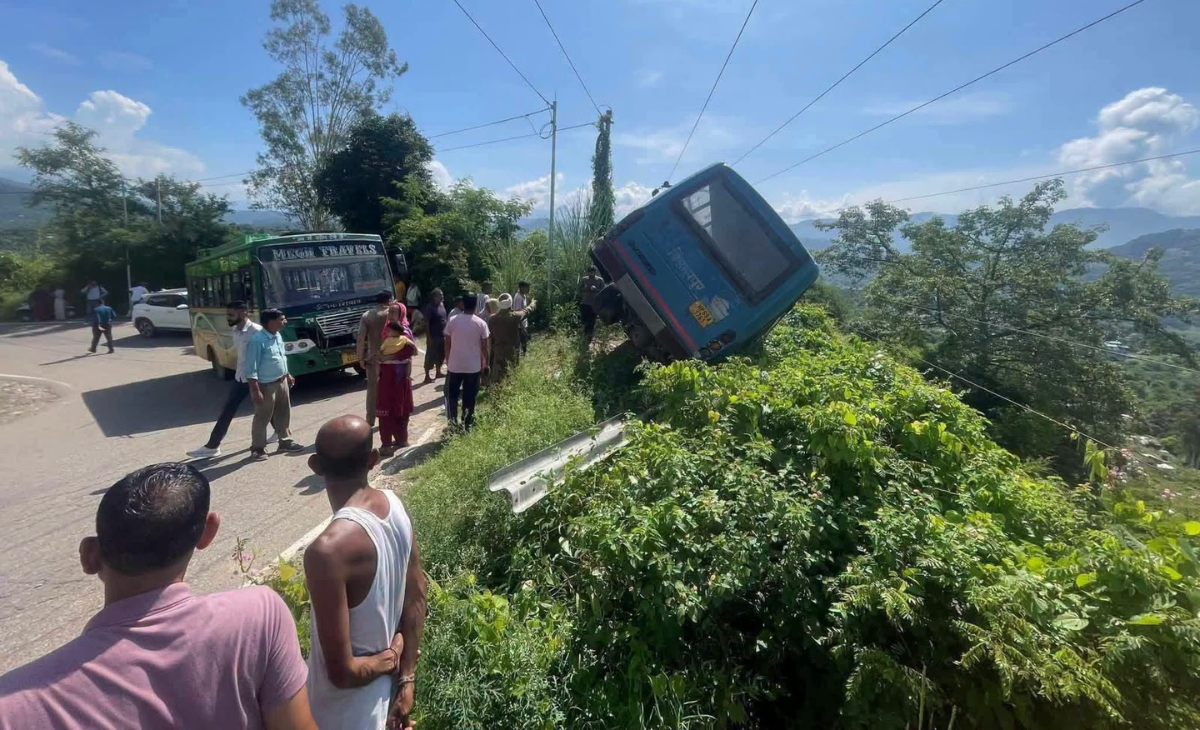 Parapet Saves HRTC Bus from Plunging into 200-Metre Gorge in Bilaspur
