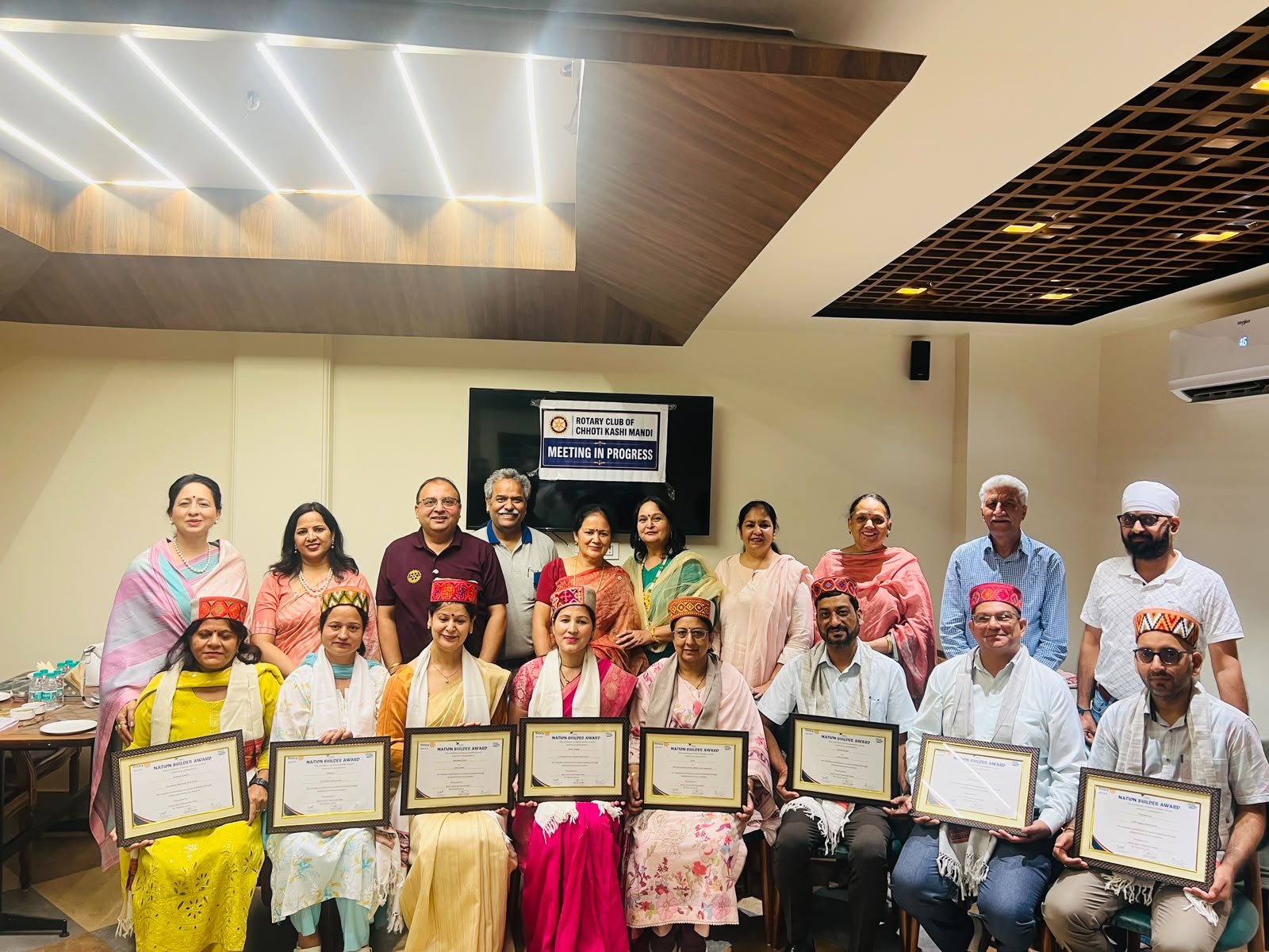 Rotary Club Chhoti Kashi Mandi honours eight government teachers with Nation Builder Awards